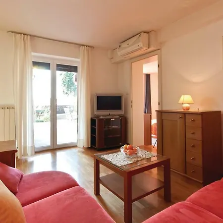 2 Bedroom Cozy In * Piran