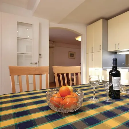 2 Bedroom Cozy In Piran
