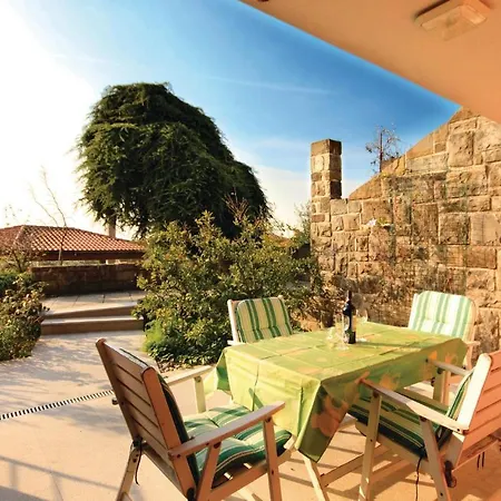 2 Bedroom Cozy In Daire Piran